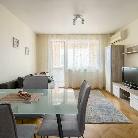 Port View 4 Guests With Parking Place In Center * Varna