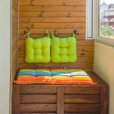 Port View 4 Guests With Parking Place In Center *